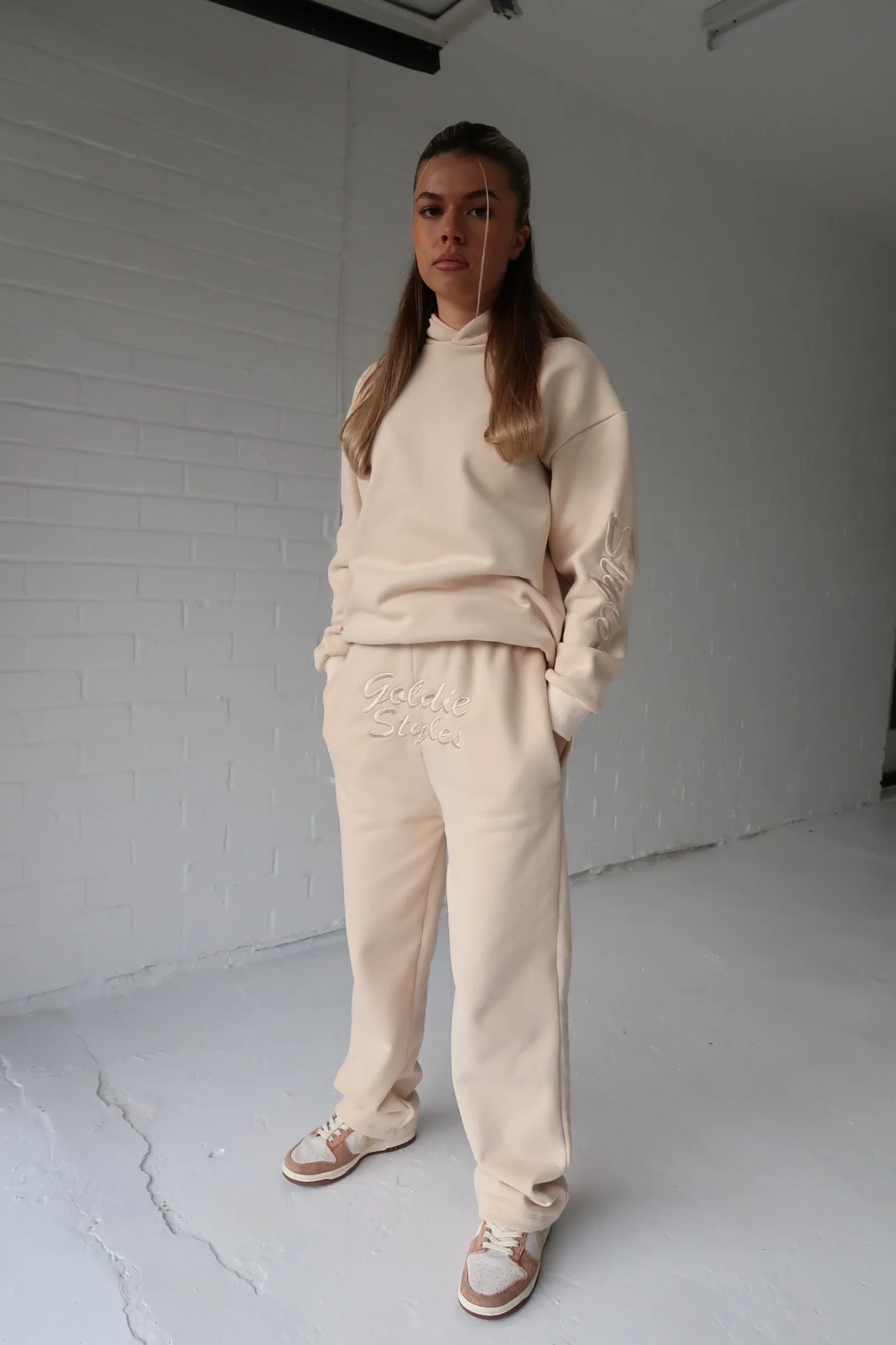Angie Straight Joggers in Oat Milk 2.0