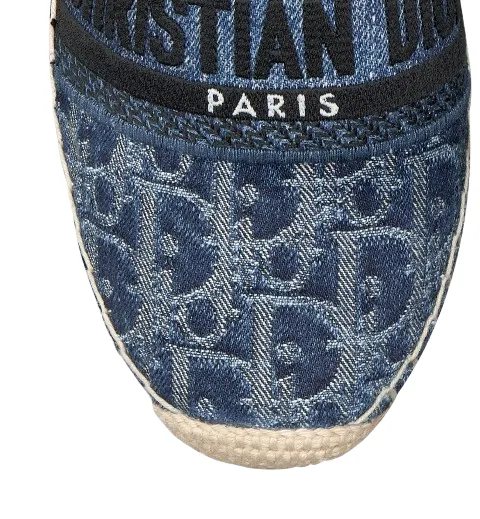 CHRISTIAN DIOR