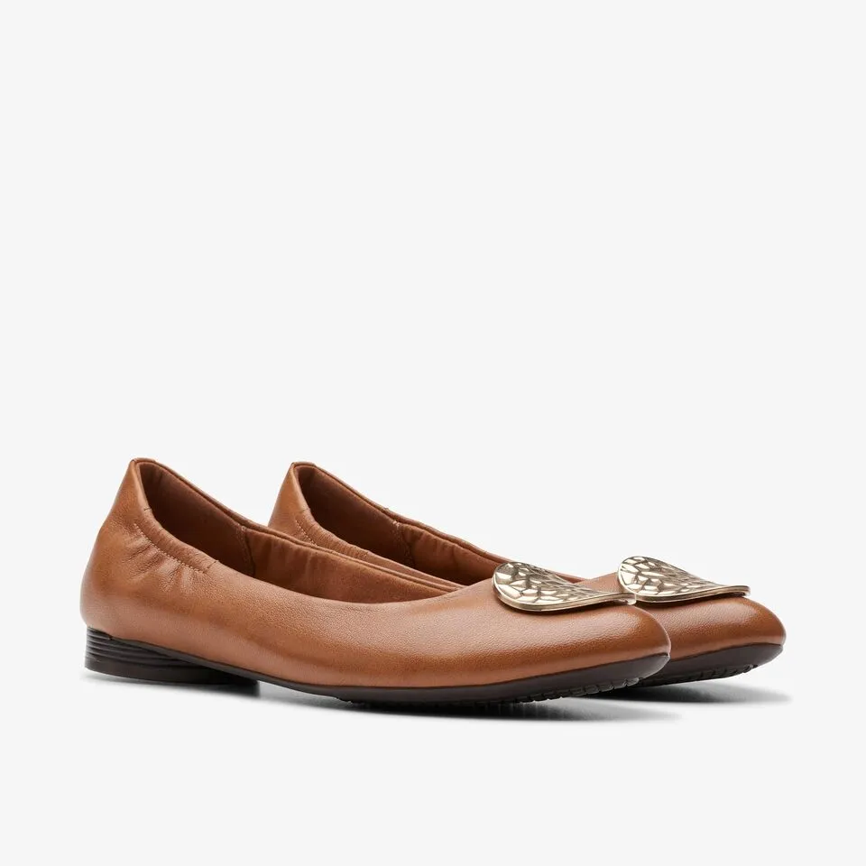 Clarks Women's Loreleigh Ave Dusty Tan Leather 26177375