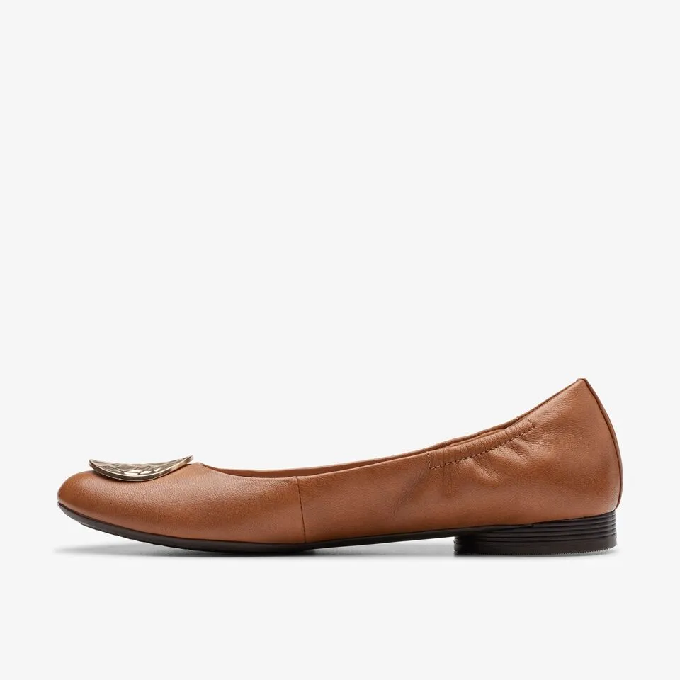 Clarks Women's Loreleigh Ave Dusty Tan Leather 26177375