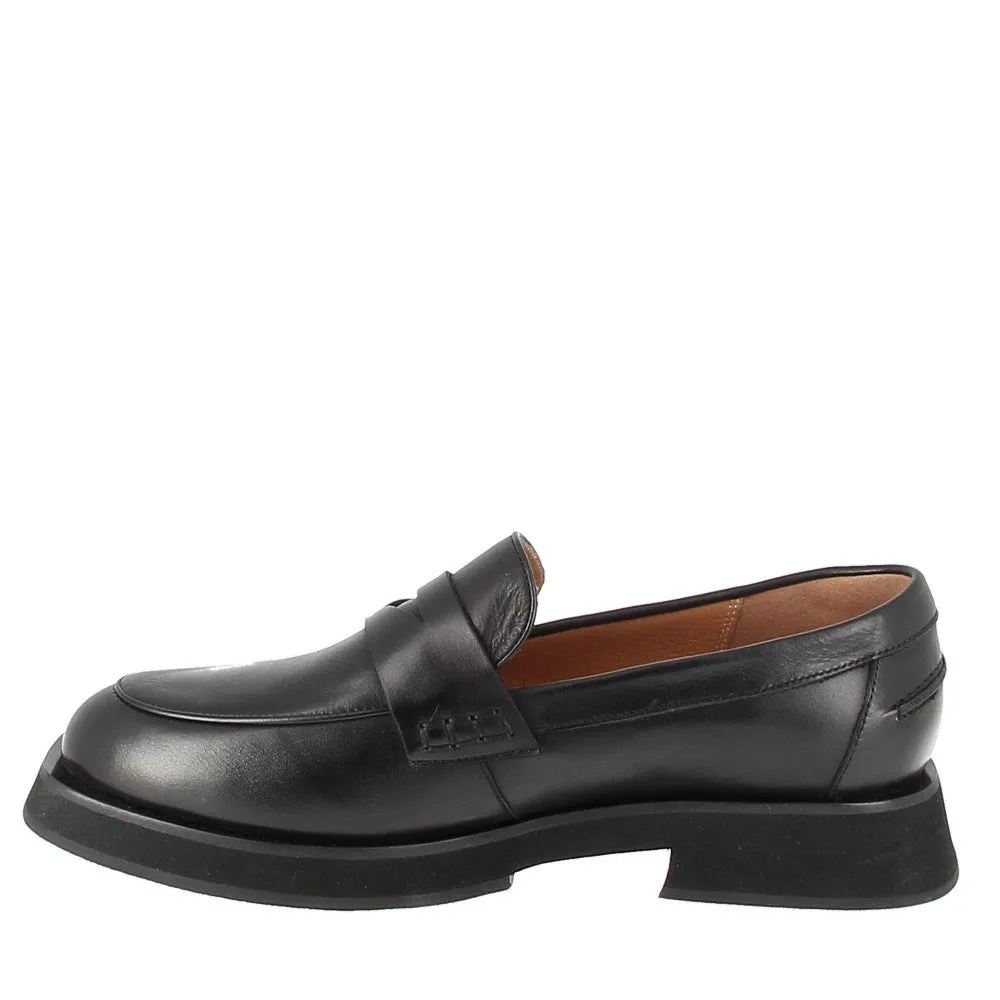 Eos Astrid Black Loafer