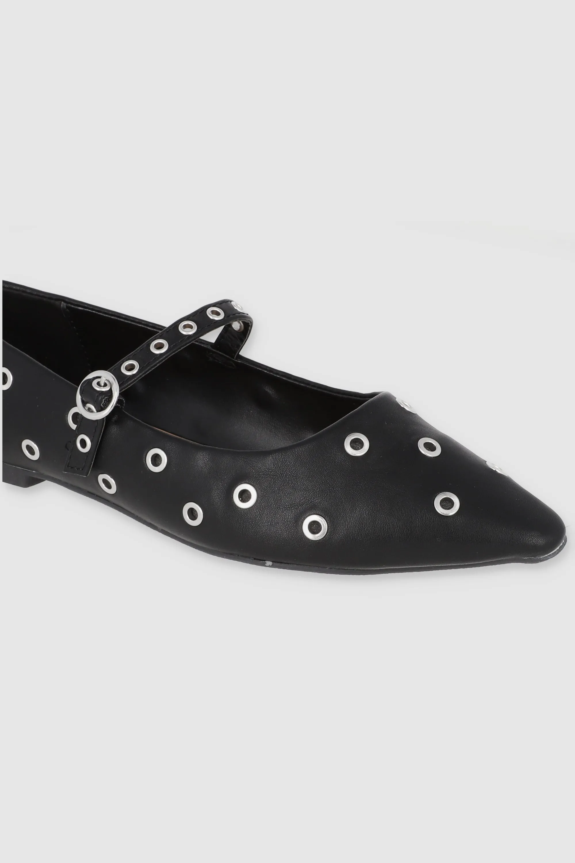 Flat puntal eyelets tira