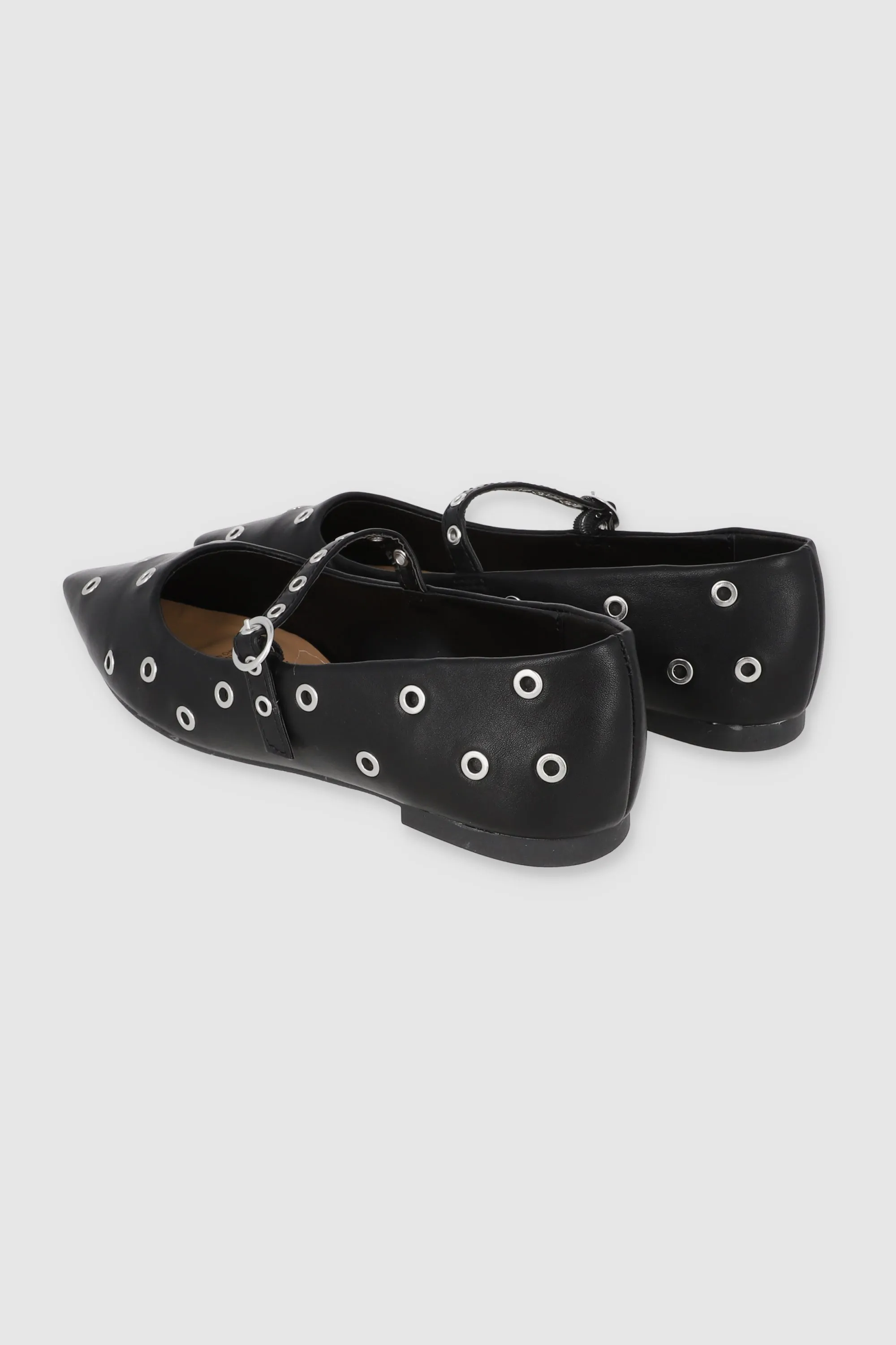 Flat puntal eyelets tira