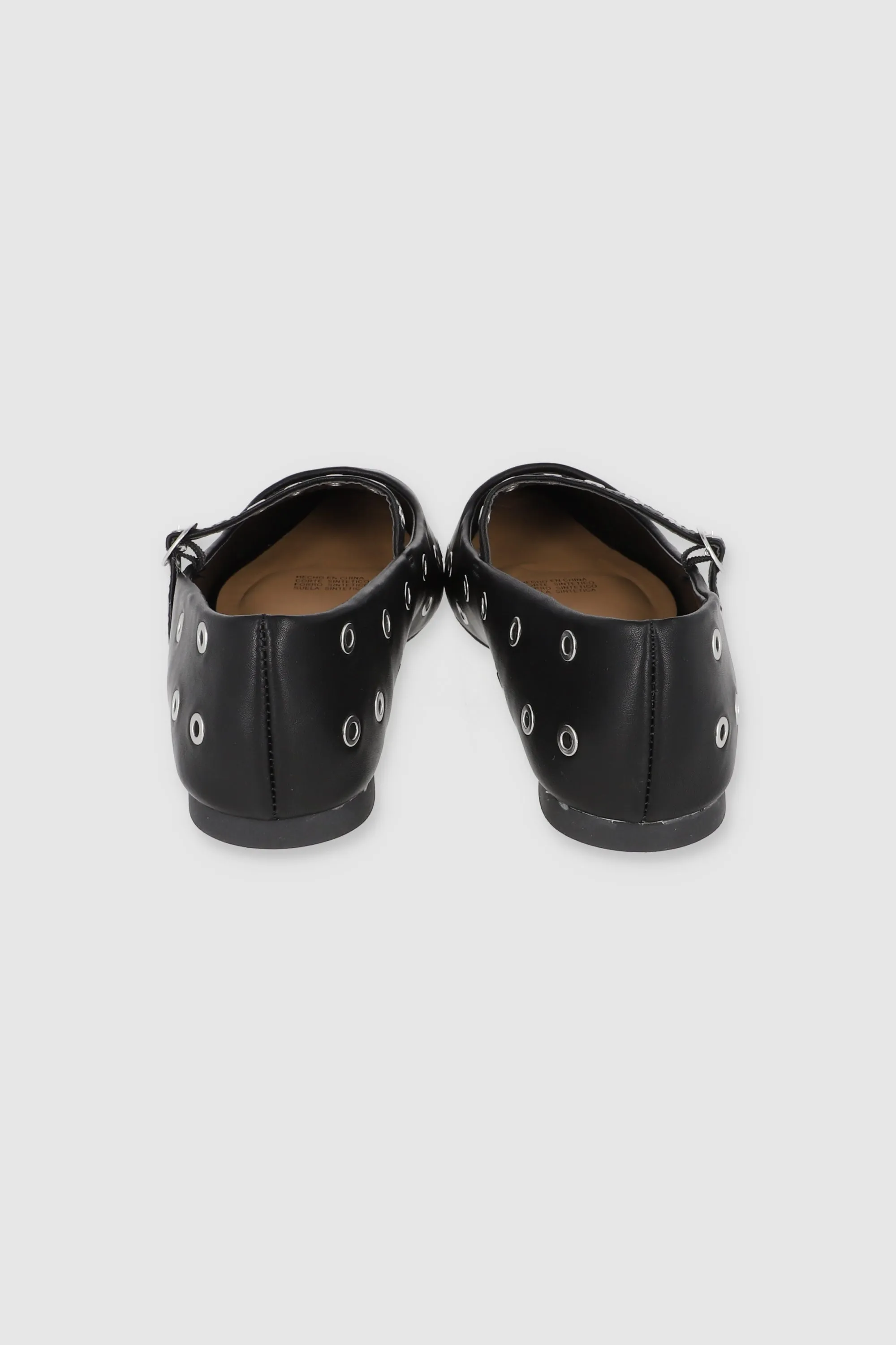 Flat puntal eyelets tira