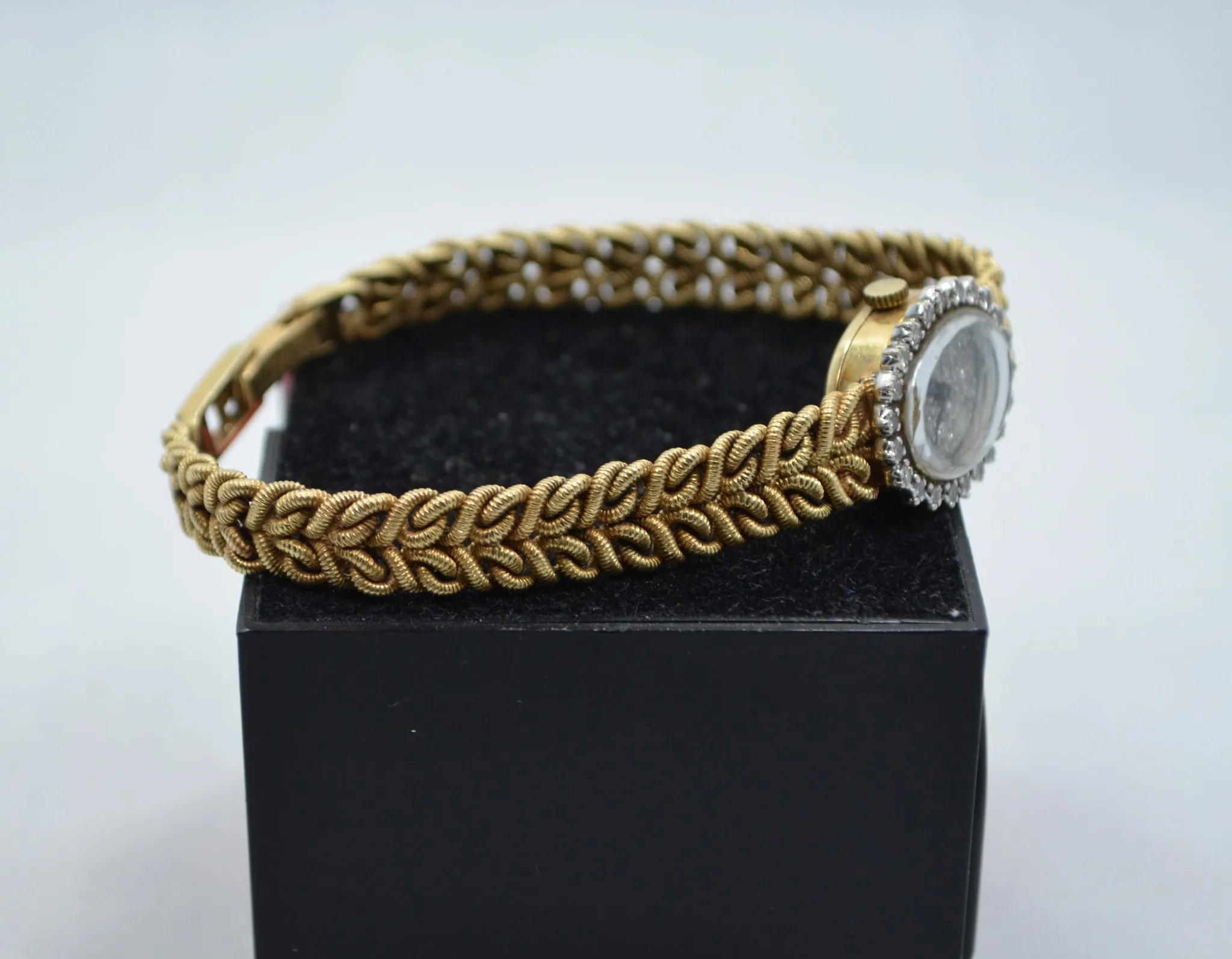 Jules Jurgensen 14K Yellow Gold Solid Ladies Quartz Diamond Wristwatch