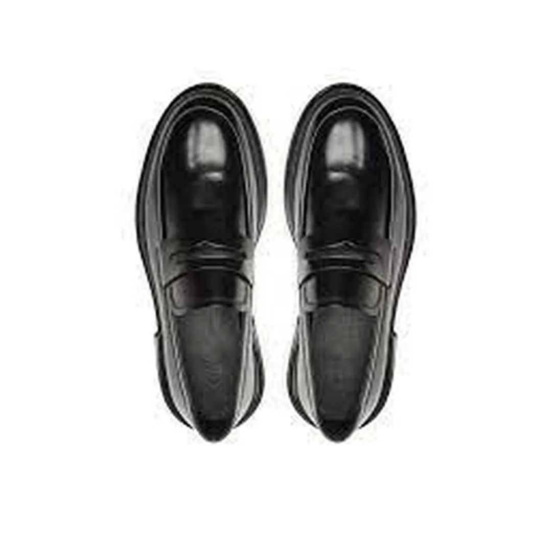 Moccasin W/ Modern Bar