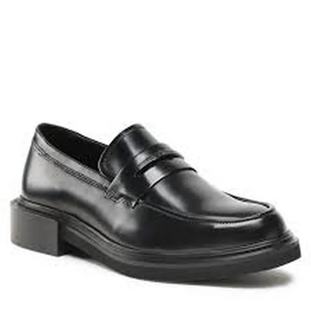 Moccasin W/ Modern Bar