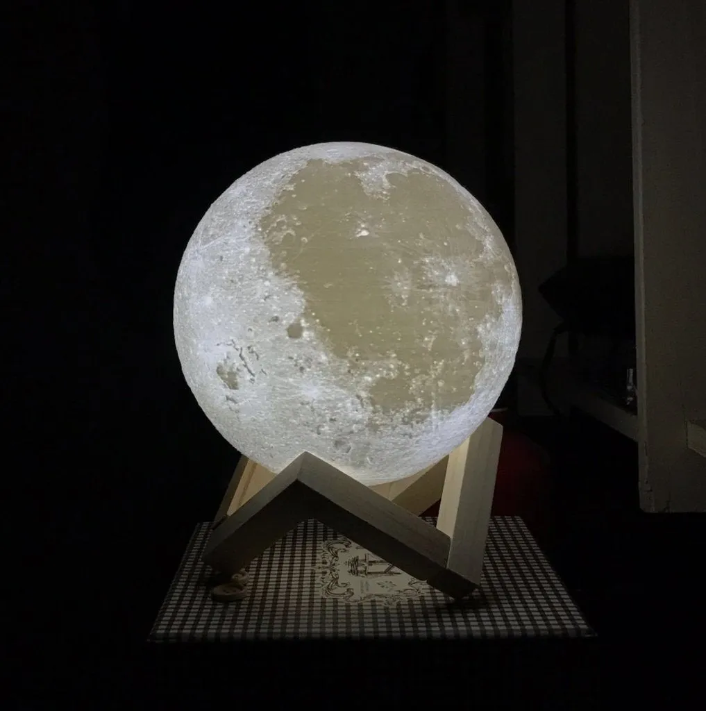 Romantic Luna Moon USB-Powered Table Lamp