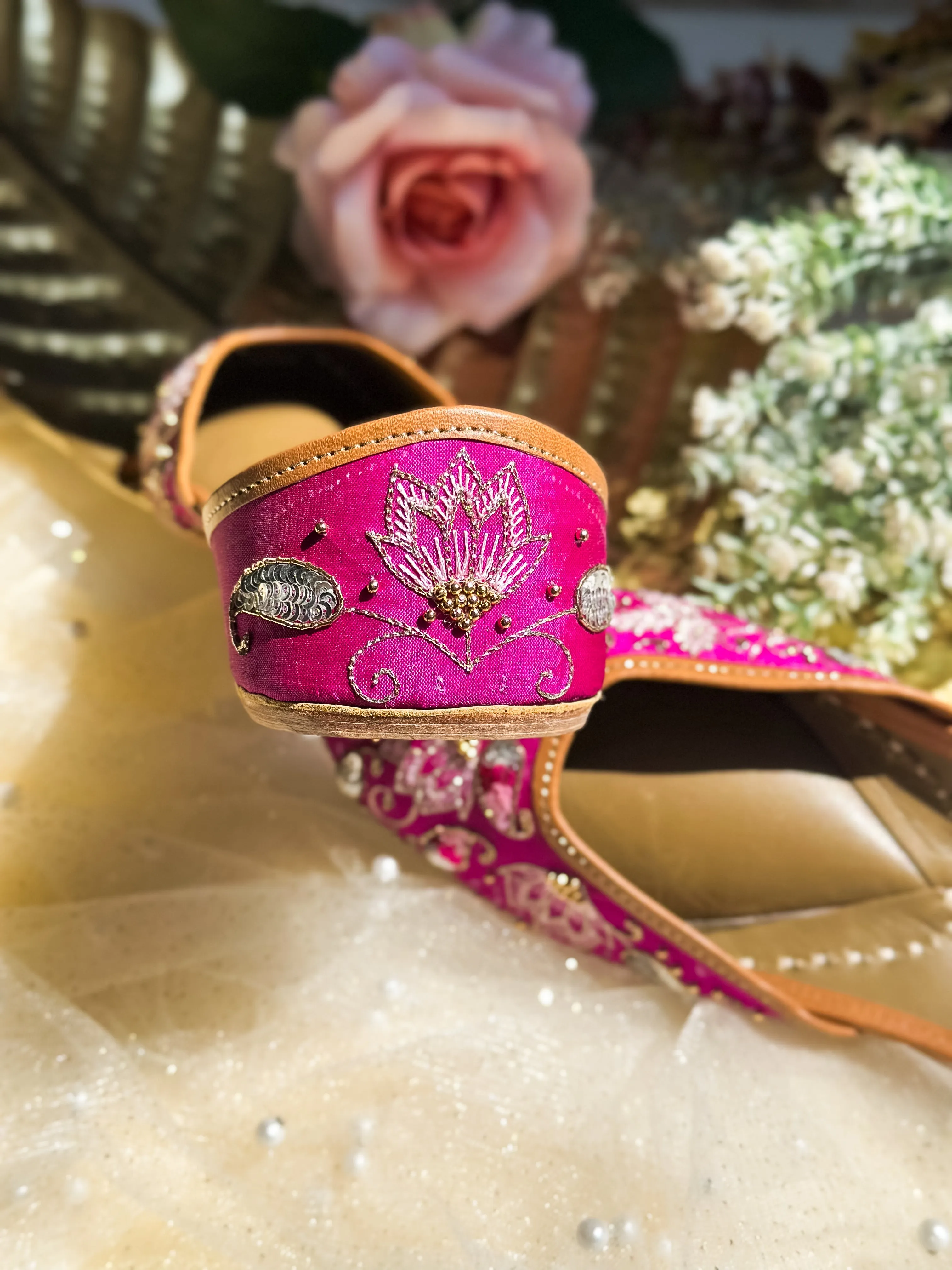 Twilight Pink Punjabi Jutti