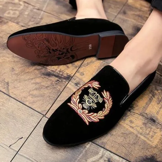Velvet slippers with embroidered coat of arms