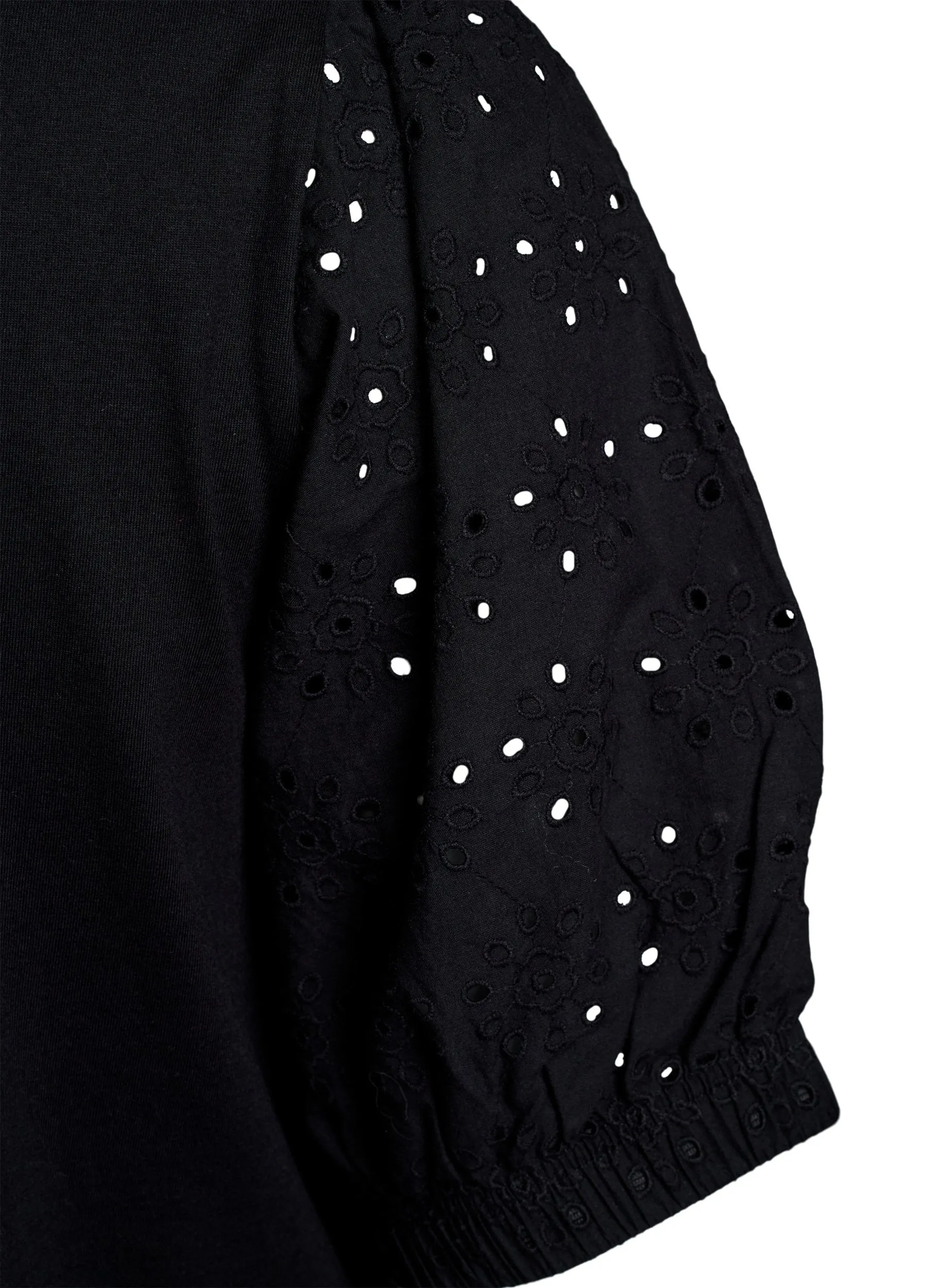 Zizzi Sofia T-Shirt in Black